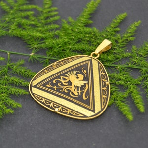 antique large gold damascene pendant, Damascene pendant necklace, large damascene pendant, Spanish Damascene, unique jewelry, Toledo