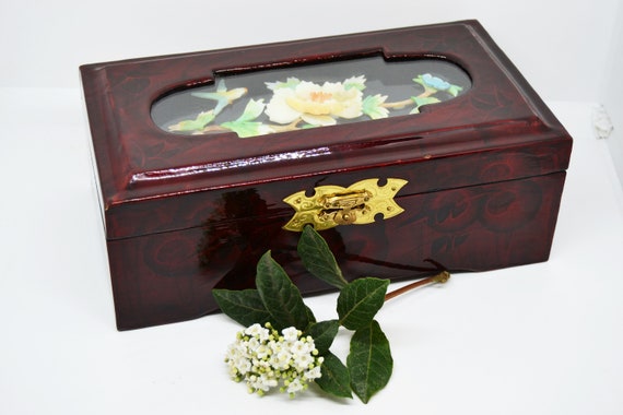 Chinese vintage lacquered wooden jewelry box, Car… - image 2