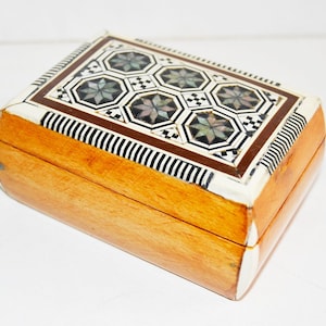 Vintage wood jewelry box