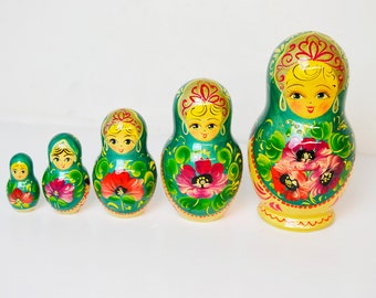 set of 5 matrioska, wooden toy, girls gift, collectible toy, vintage toy, Christmas gift, hand drawn matrioska, Russian art, handmade toy,