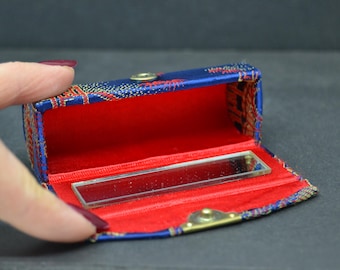 Vintage Lipstick Case with Mirror - Elegant Retro Makeup Accessory