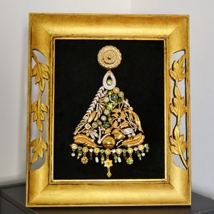 Framed artwork, Christmas tree with jewelry, vintage handmade, Christmas decoration, vintage jewelry art, original art, Christmas tree