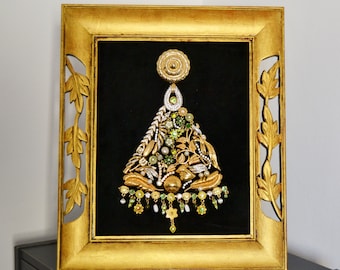 Framed artwork, Christmas tree with jewelry, vintage handmade, Christmas decoration, vintage jewelry art, original art, Christmas tree