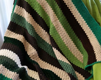 49/49 inch crochet blanket, craft blanket, green blanket, Vintage look, 60s, 70s crochet blanket, green crochet blanket, handmade,