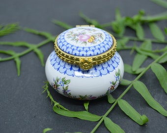 mini boîte, miniature en porcelaine, mini casemate, petite boîte, objet de collection, objet vintage, boîte avec fleurs, cadeau femme
