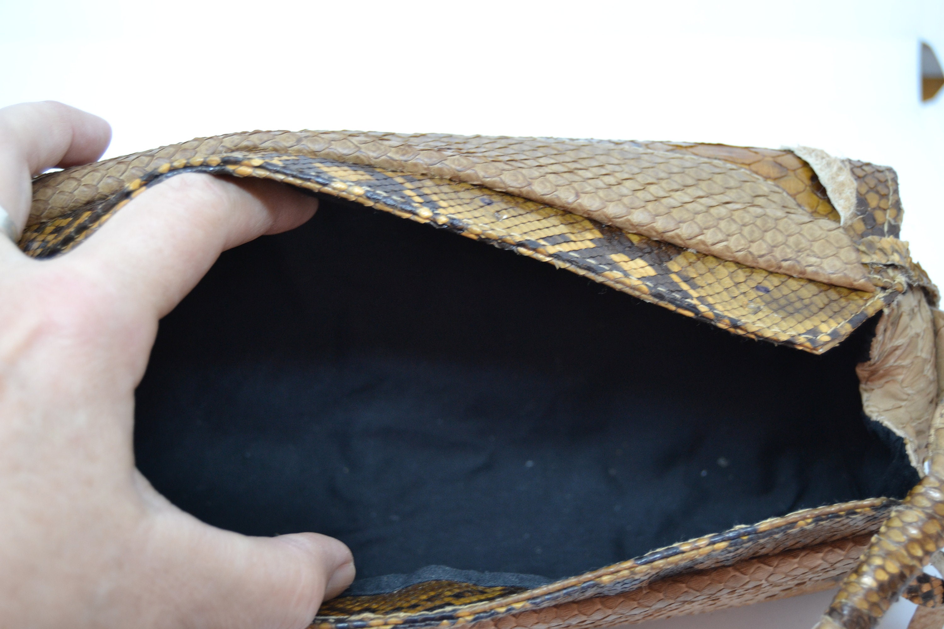 00’s archive snake 蛇柄 leather hand bag 茶 Italian Leather Snake Pattern Hand Bag – meant-for-both