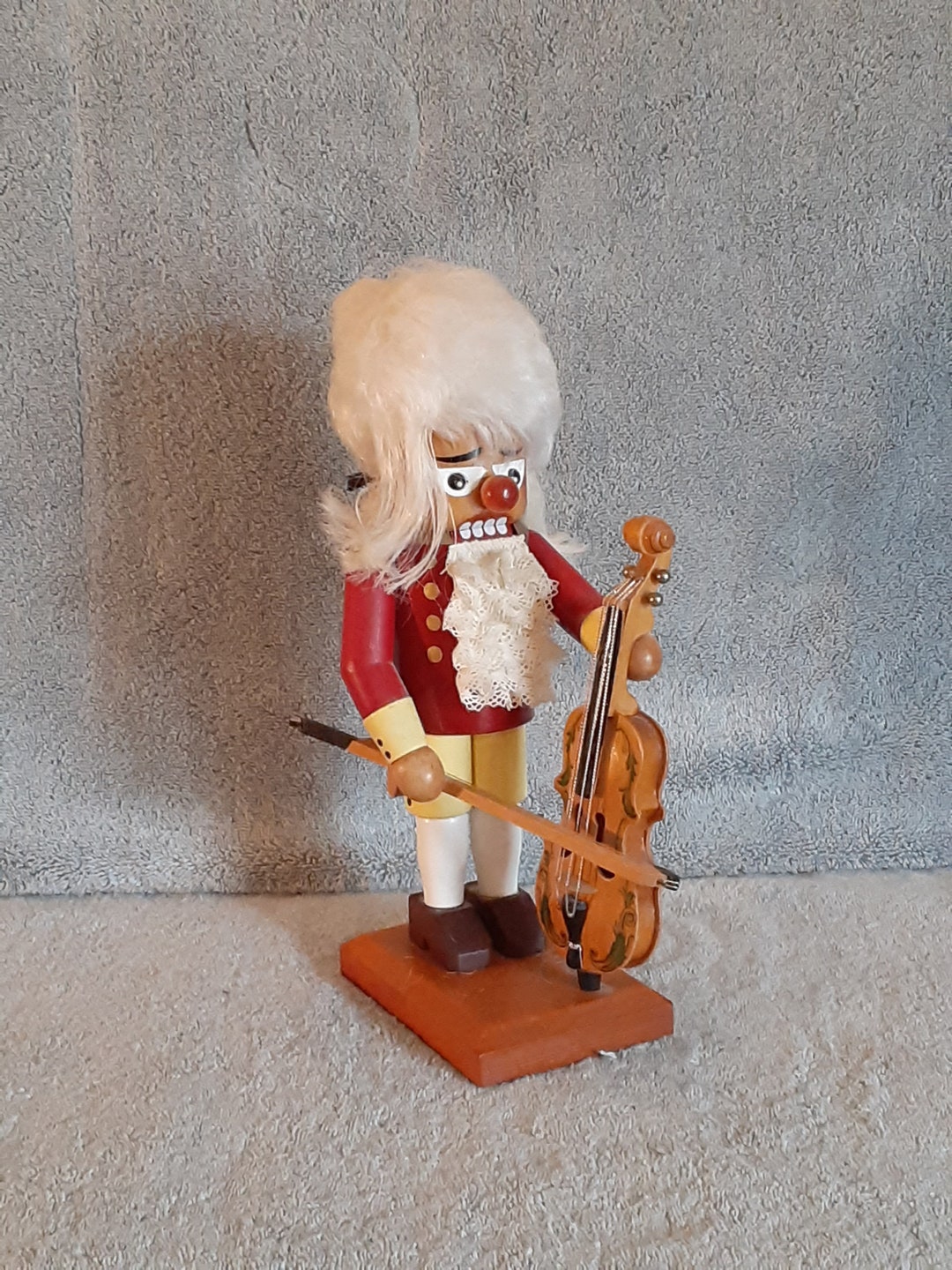 Steinbach Nutcracker Mozart Playing a Cello Hohenhameln Volkskunst Made