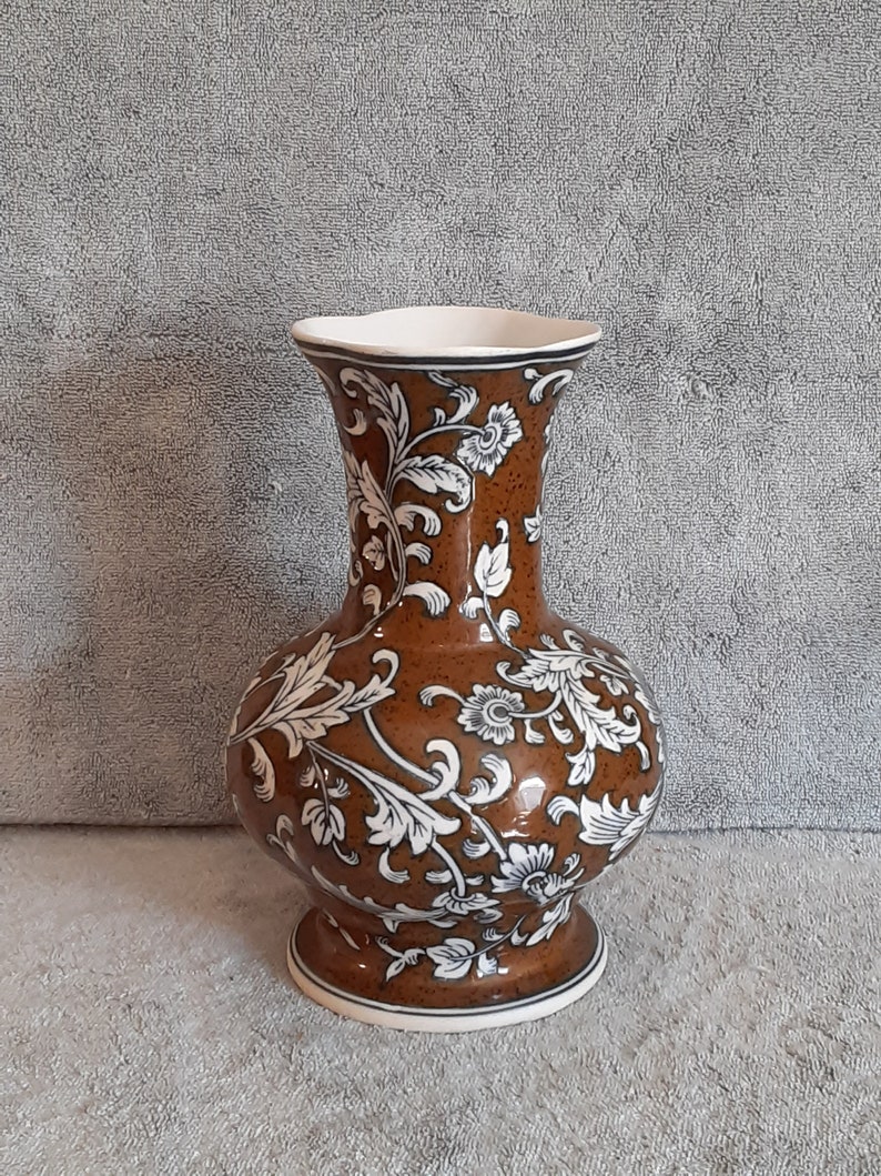 Asian Vase Asian Vase Floral Theme image 4