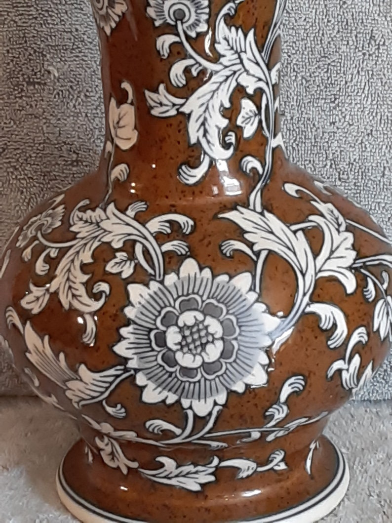 Asian Vase Asian Vase Floral Theme image 2