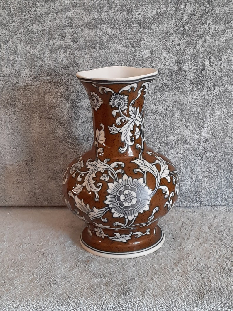 Asian Vase Asian Vase Floral Theme image 3