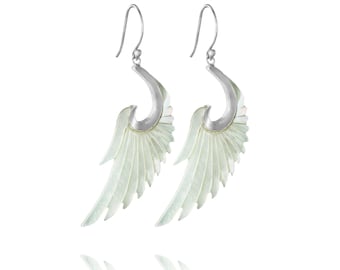 マザーオブパールとシルバーの天使の羽のイヤリング