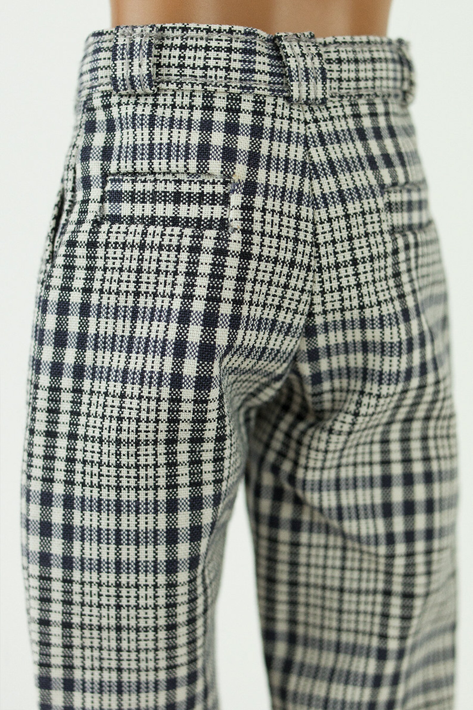 gray checkered pants