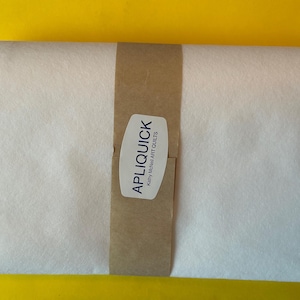 1 unit equals  35.5 x 21" of Apliquick interfacing.