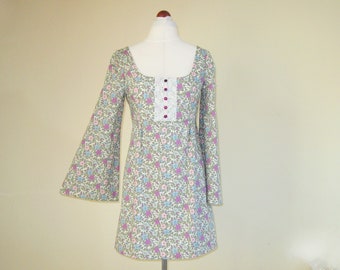 Vestido mini de los años 60/70 con mangas acampanadas, vestido hippie floral de verano para el día