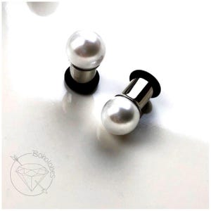 Pearl ball plugs 14g 12g 10g 8g 6g 4g 2g 1g 0g 11/32” 00g 7/16” 1/2” 9/16” 5/8” 11/13” 3/4” 13/16” 7/8” 1” image 8
