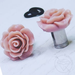 Large rose flower plugs gauges for gauged or stretched ears: Sizes 8g, 6g, 4g, 2g, 1g, 0g, 11/32", 00g, 7/16", 1/2"