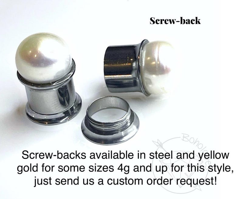 two pearl-like objects, one silver and one white, placed on a white background. There is also a text overlay that provides information about the availability of screw-backs in steel and yellow gold for different sizes, and encourages sending a custom order request.