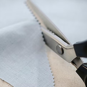 Scissors - Lace Scissors - Craft Scissors - Cloth Scissors -  Triangle Edge - AH202837