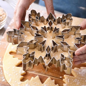 Snowflake Cookie Cutter: Stainless Steel Cake Biscuit Mold