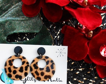 1950s stye leopard hoop earrings glitzomatic glitz-o-matic