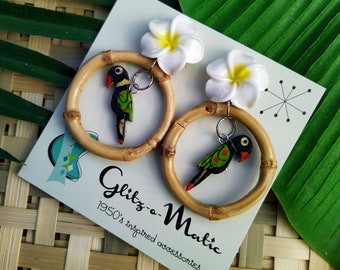 1950s style tiki bamboo hoop earrings black parrot Glitz-O-Matic Glitzomatic