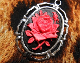 1950s style red rose black cameo pendant necklace red Glitz-o-Matic glitzomatic