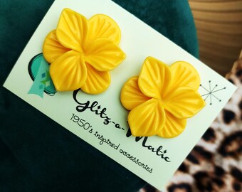 1950s inspired yellow tropical flower earrings Glitz-O-Matic Glitzomatic
