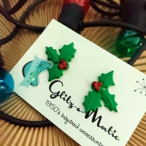 1950s style holly stud christmas earrings glitzomatic glitz-o-matic