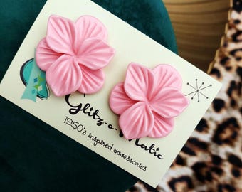 1950s inspired pink tropical flower earrings Glitz-O-Matic Glitzomatic