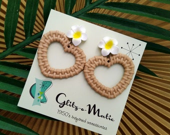 1950s style  tiki wicker heart flower earrings Glitz-O-Matic Glitzomatic