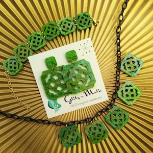1950s style jade green tiki tile jewelry set by glitzomatic glitz-o-matic