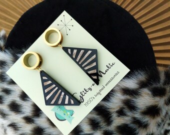 art deco style plugs with triangle shaped art deco inspired pendants in black & champagne marble glitzomatic