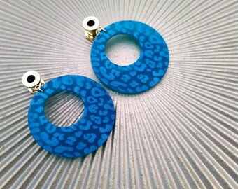 1950s style plugs matte blue green leopard queen hoops glitzomatic