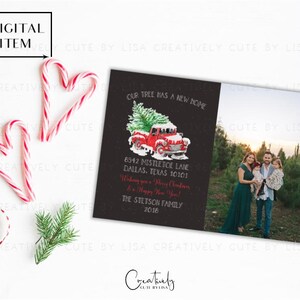 Bewegende kerstaankondiging, kerstkaart we zijn verhuisd, boom is verplaatst, kerstfotokaart boerderij, rode kerstauto, afdrukbare kaart