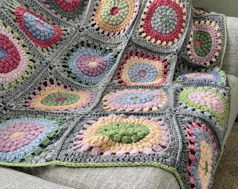 Strawflower Blanket, Floral Granny Square Crochet Pattern (PDF Pattern)