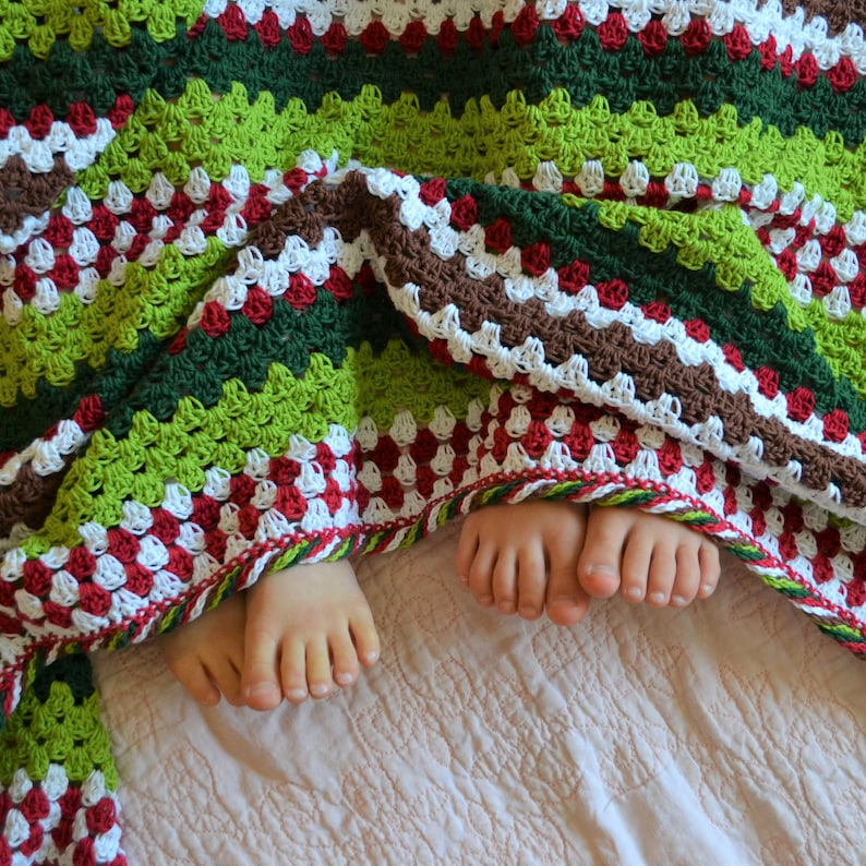 CROCHET PATTERN x Crochet Blanket Pattern, Christmas Crochet, Christmas Crochet Blanket, Granny Stripe Blanket, Merry Grinchmas Blanket