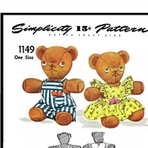 Op de afbeelding: Vintage Simplicity naaipatroon voor het maken van twee teddyberen. Het patroon is nummer 1149 en is voor één maat. De beren zijn bruin, een draagt een blauwe en witte gestreepte overall en de andere een gele jurk met roze accenten.