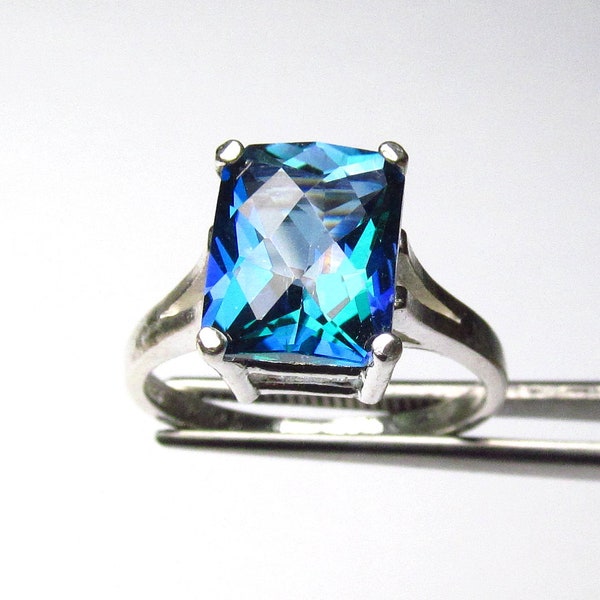 Impressive Neptune Garden Topaz in Sterling Silver Ring