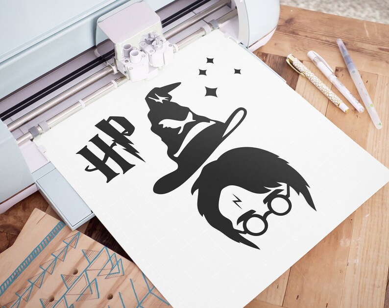 Download Clip Art Iconic Harry Potter Silhouette Bundle Harry Potter Shapes Cricut Hufflepuff Ravenclaw Dxf Gryffindor Emblem Svg Slytherin Clipart Art Collectibles