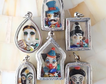 Collier médaillon clowncore : breloque Pierrot vintage, jouet Crystal Fidget, breloque clown, bijoux clown, bijoux agités