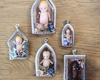 Naszyjnik z lalką Kewpie w stylu vintage, Sonny Angel, medalion z zawieszką, ADHD, biżuteria z motywem fidget, antyczna zawieszka z tkaniny i kryształu, kawaii, czarownica