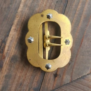 Early 1900s Edwardian brass belt buckle Victorian vintage sash belt fashion history accessory history bounding