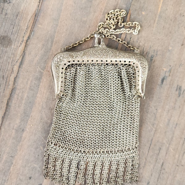 Silver colored chainmail bag 1920s flappers coin purse in a usable condition small child metal handbag Edwardian