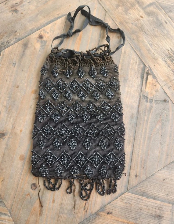 Victorian beaded mourning purse with hand sewn nam