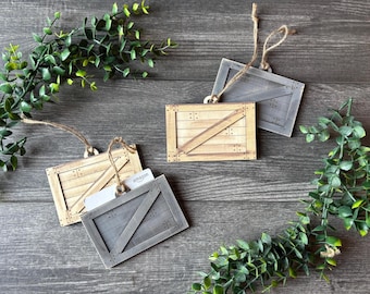 Caja de madera rústica para tarjetas de regalo con cordel