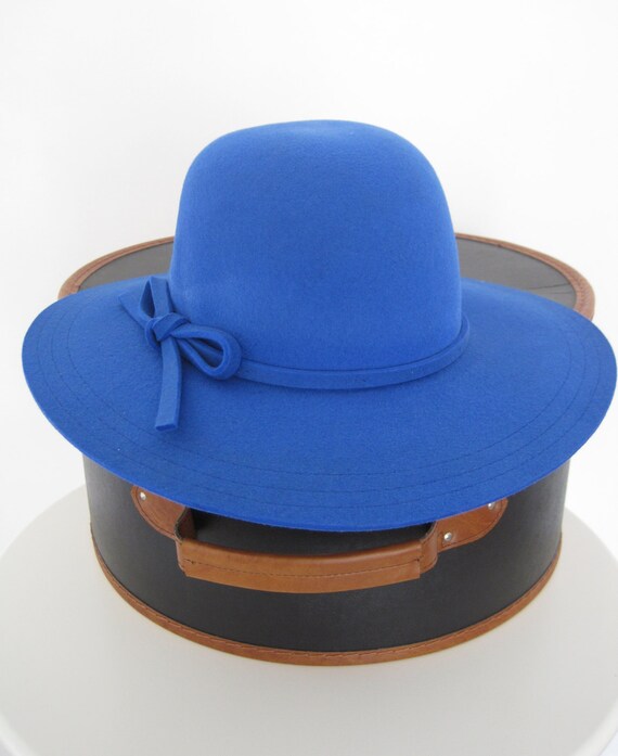 royal blue floppy sun hat