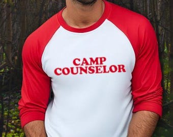 Koszulka raglanowa Retro Camp Counselor: Letnia koszulka Slasher z lat 80.