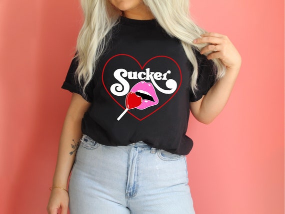 Sucker Retro 70's Lips Valentine's Galentine's Day Gift 90s Pop Art Girls Love Unisex t-shirt
