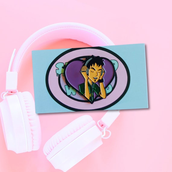 Trent Headphones Daria MTV enamel pin tv show