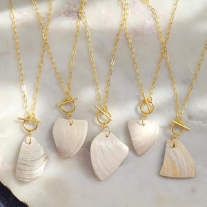 Real Natural White Clam Shell Piece Seashell Shell Ocean Beach Coastal Tropical Paperclip Chain Statement Toggle Clasp Charm Necklace 18"